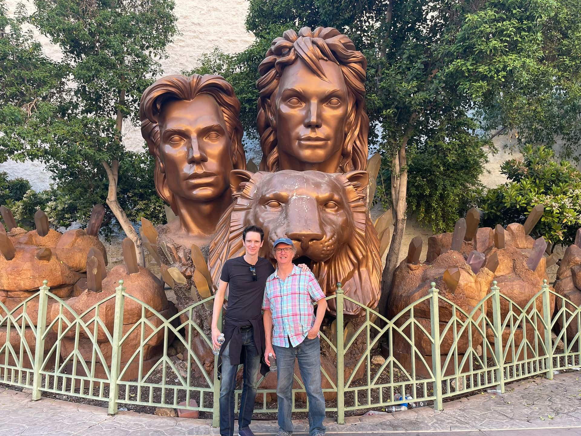 Vegas Navigator outside Siegfried and Roy Statues at the Mirage (2)